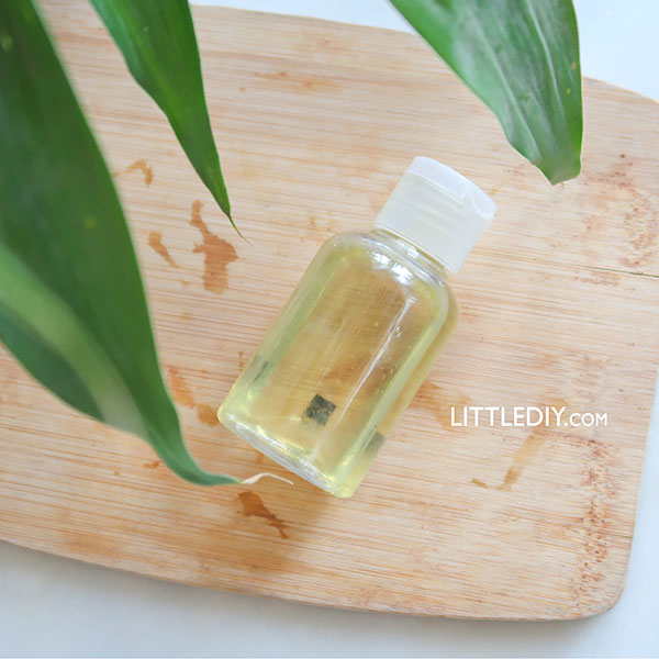 HOMEMADE ANTI-FRIZZ SERUM