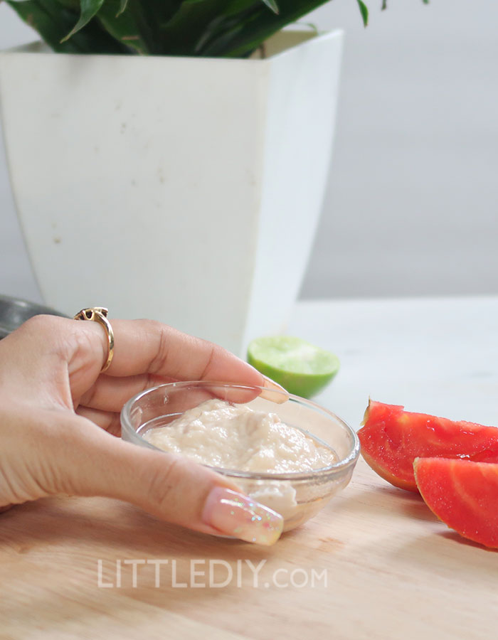 TOMATO FACE SCRUB - to get rid of scars, spots and pigmentation