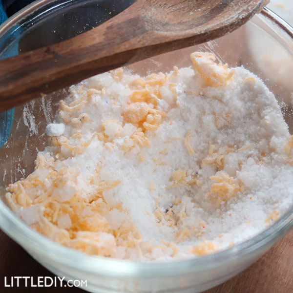 ALL-NATURAL LAUNDRY DETERGENT