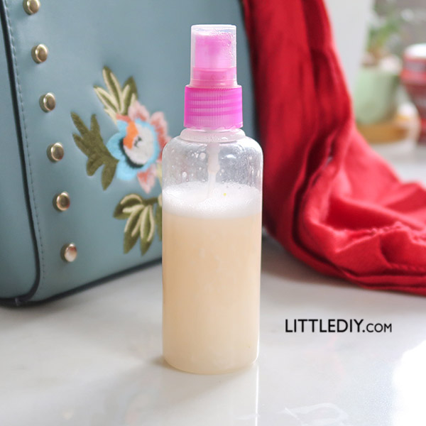 TRAVEL SPRAY FOR REMOVING WRINKLES FROM CLOTHES
