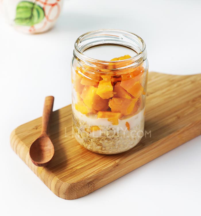 HEALTHY OVERNIGHT MANGO OATS RECIPE