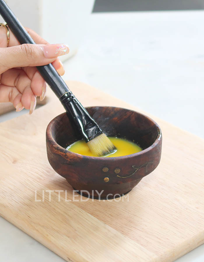 TURMERIC & BUTTERMILK TO GET RID OF DARK CIRCLES