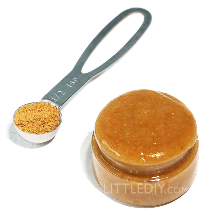 White turmeric to get rid of acne and pimples